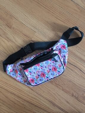 Sojourner Floral Pink Women's Waist Bag / Fanny Pack